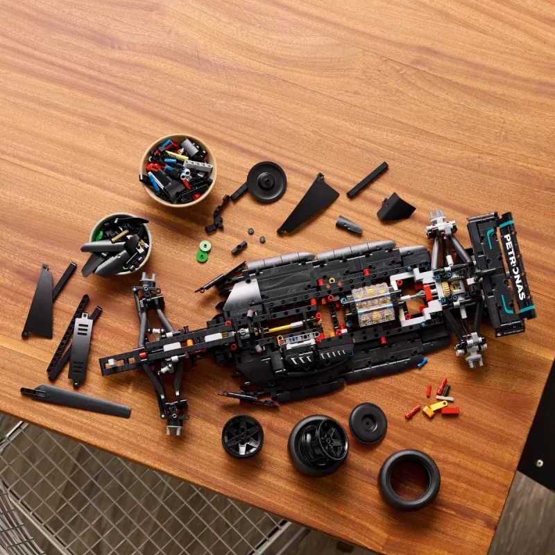 LEGO Technic Modellbausatz Mercedes‑AMG F1 W14 E Performance — 1.432 Teile, empfohlenes Alter 18+