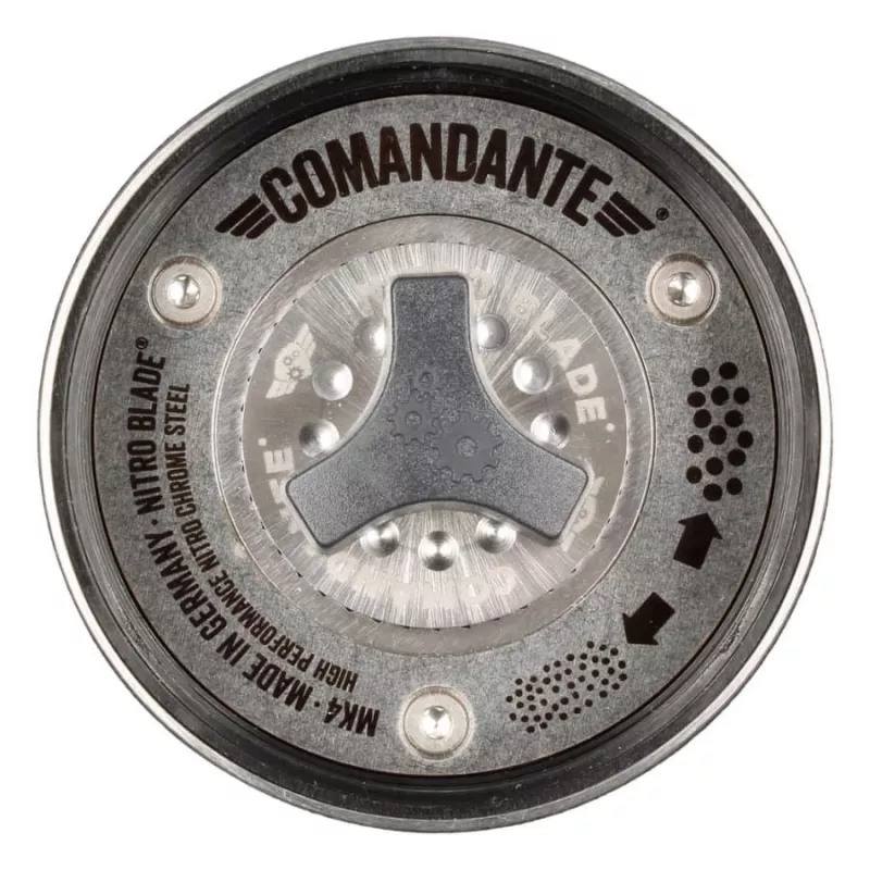 Manuelle Kaffeemühle COMANDANTE C40 MK4 Nitro-Blade Racing Grün — einstellbare Mahlgrade, 160 mm, 740 g