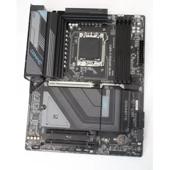 Motherboard GIGABYTE X870 GAMING X WIFI7SO — generalüberholt, gebraucht, ohne OVP, ohne Antenne