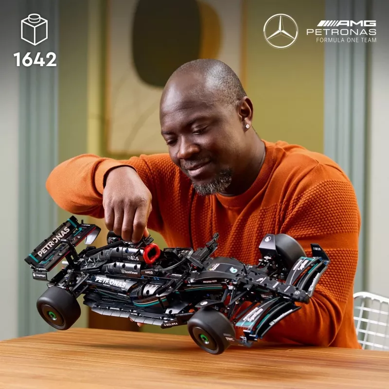 LEGO Technic Modellbausatz Mercedes‑AMG F1 W14 E Performance — 1.432 Teile, empfohlenes Alter 18+
