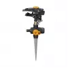 Fiskars Omnidirektionaler ON/OFF-Pulsregner auf einem Dorn