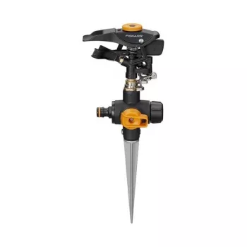 Fiskars Omnidirektionaler ON/OFF-Pulsregner auf einem Dorn
