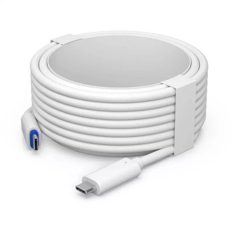 UBIQUITI G4 DOORBELL PRO POE AUF USB-C-KABEL. SIEBEN-METER-USB-KABEL, DAS EINE G4 DOORBELL PRO MIT EINER POE-QUELLE VERBINDET