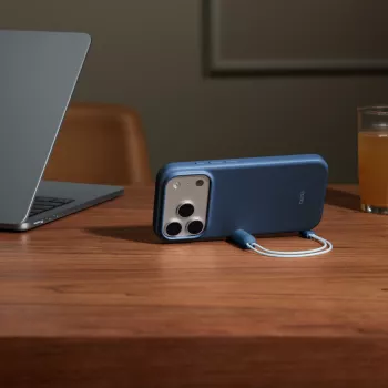 Schutzhülle mit Ständer für iPhone 17 Pro von Apple Beats – MagSafe, Kamerasteuerung, passend für 6,3-Zoll-Bildschirm, Bedrock Blue (Pink)