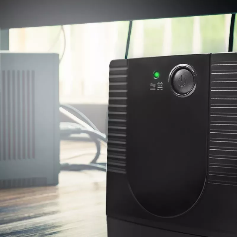 Qoltec 53772 USV (unterbrechungsfreie Stromversorgung) Line-Interactive 0,65 kVA 360 W 1 AC-Ausgang