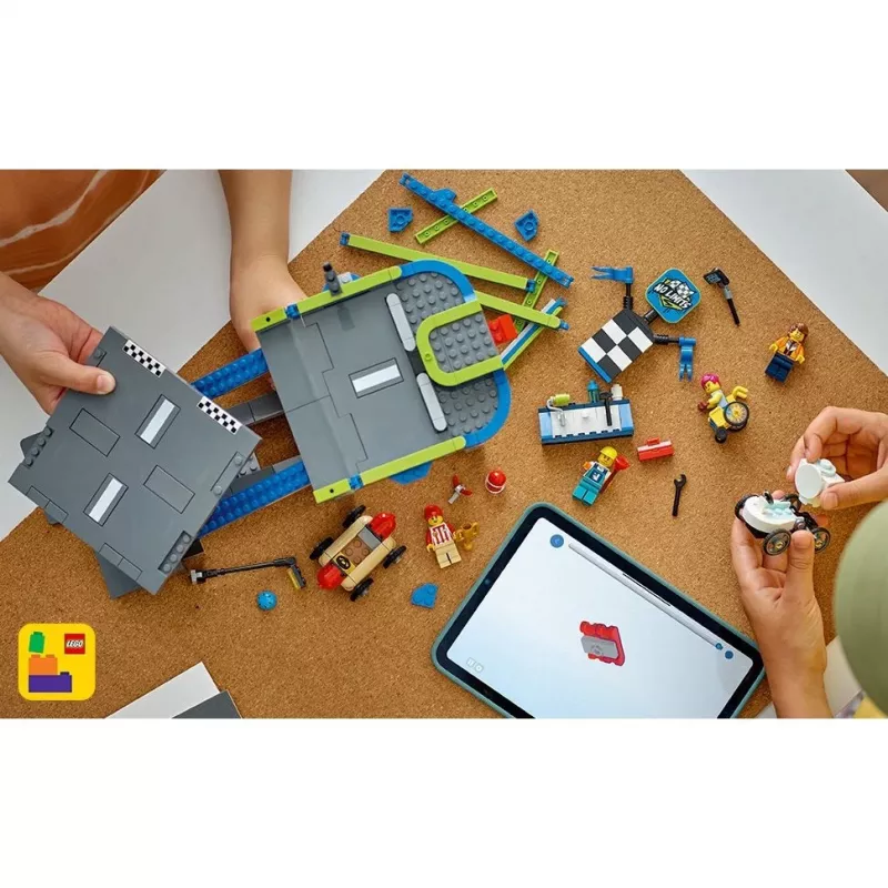 LEGO CITY 60460 No Limits: Race Car Ramp Truck