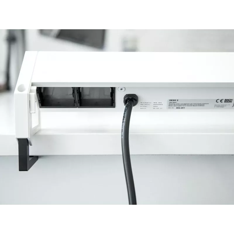 Steckdosenleiste 3 x Typ F Bachmann Desk2