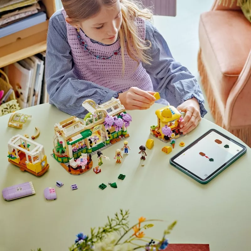 LEGO set LEGO FRIENDS 42671 Pflanzen-Café & Blumenladen Spielset mit Café- und Blumenladenfunktionen