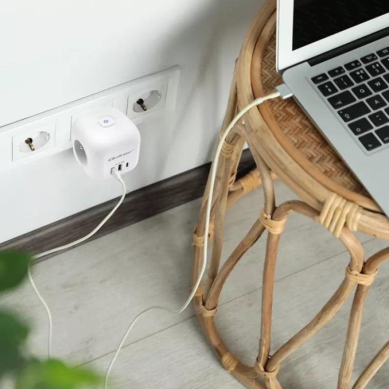 Steckdosenleiste QOLTEC 52548 mit 3× AC-Steckdosen und USB-Anschluss