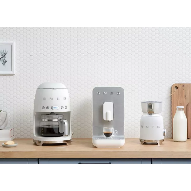Drip coffee maker Smeg 1.4L DCF02WHEU White