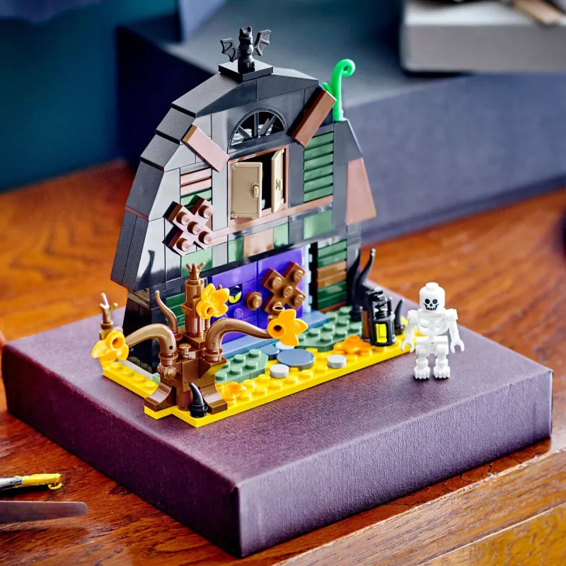 Baukasten LEGO Iconic Halloween Barn 40721 Set, 205 Teile, 1 Minifigur, 140×170×60 mm
