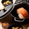 Gusseiserner Schmortopf Russell Hobbs 24 cm, schwarz