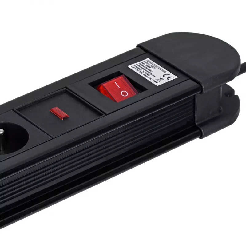 Power extension MACLEAN MCE11 — 8 AC outlets, 1.5 m Kabel, indoor, Schwarz, with on/off switch