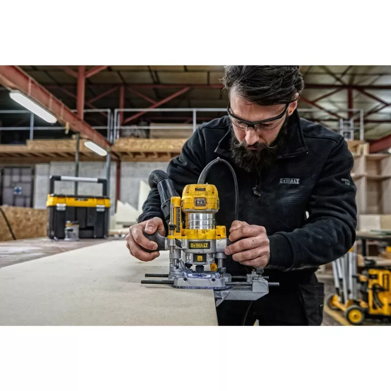 Router DeWALT D26204K