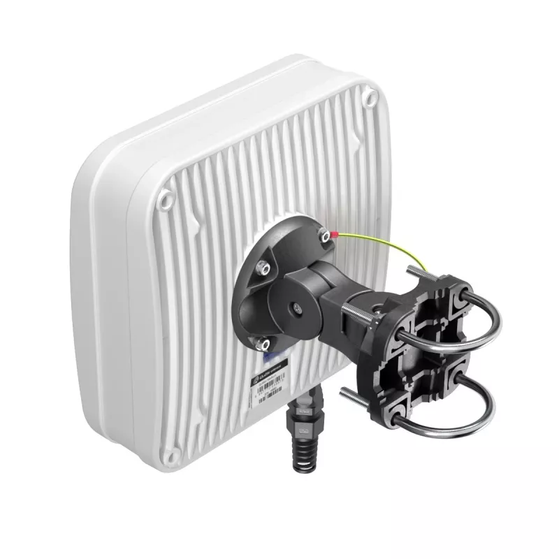 Richtantenne QuWireless QuMax — gerichtete PoE/LAN-Antenne 0,694–2,7 GHz, bis zu 6 dBi, weiß