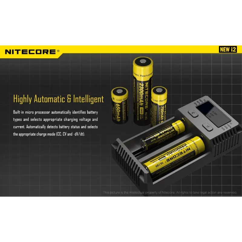 Batterieladegerät Nitecore NEW i2 — 2-Schacht-Ladegerät für LiFePO4, Li-Ion, NiMH; Eingang 100–240V; Ausgang 9–12V; unterstützt AAAA/C/D/AAA/AA; schwarz