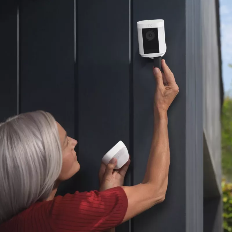 Amazon Ring Spotlight Cam Pro Battery, Weiß
