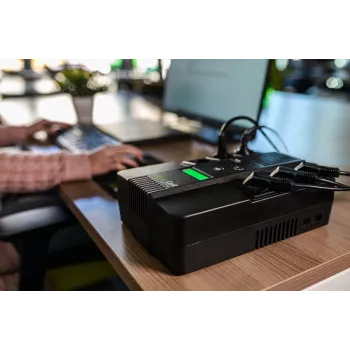 Unterbrechungsfreie Stromversorgung Green Cell UPS06, Line-Interactive 600 VA (360 W), 6 AC-Ausgänge, LCD, USB, RJ-45, 12 V 7 Ah Batterie