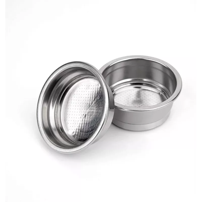 Espressomaschine Schwarz & Decker BXCO1200E — 1200 W, 15 bar, 1,2 L Wassertank, 2 Tassen, integrierter Milchaufschäumer, für die Arbeitsplatte, silber