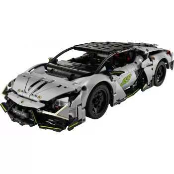 LEGO Technic Supercar Lamborghini Revuelto 42214 — 1:10 scale detailed model kit, 1,135 pieces