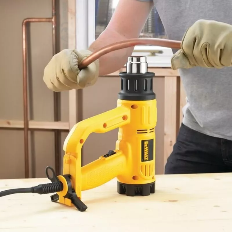 Heißluftgebläse DeWalt D26411 — 1800 W, Pistolengriff, max. 600 °C, 450 l/min Luftstrom, gelb