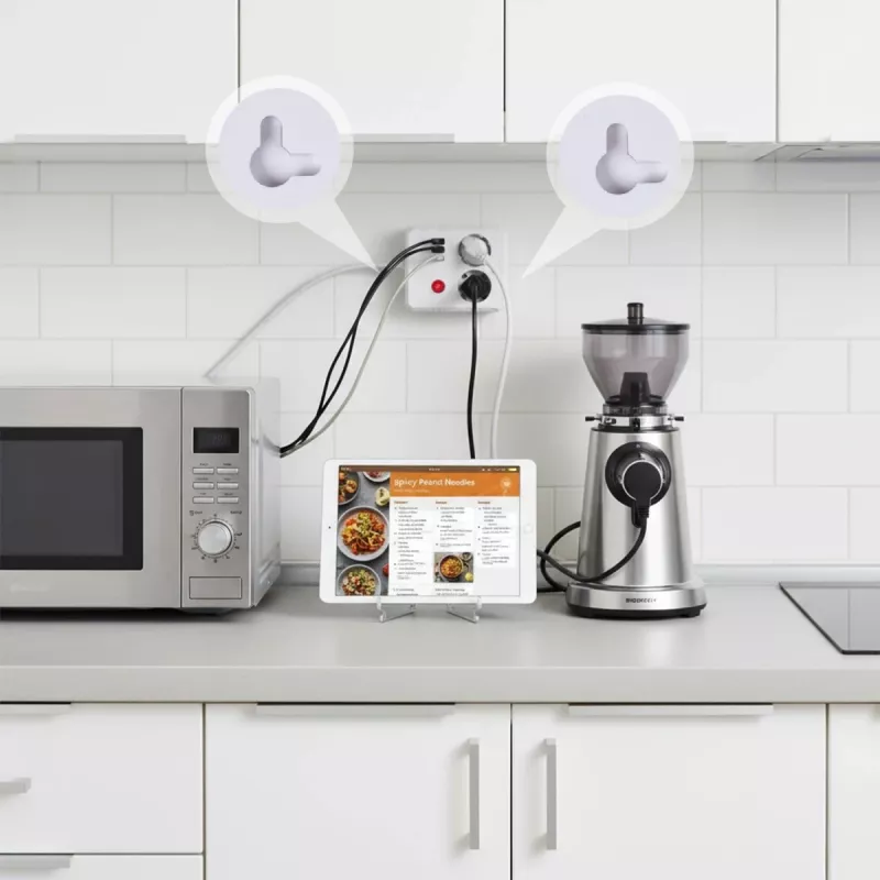 Steckdosenleiste MACLEAN MCE387 W — 2 Steckdosen, 3×USB A, 110–240 V, 2500 W, 1,5 m Kabel, weiß
