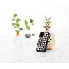 Handyhülle iKins für iPhone 11 Pro – schwarzes Pyramidendesign