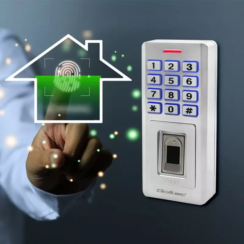 Fingerprint- und RFID-Codeschloss QOLTEC 52447 mit IP68-Schutz