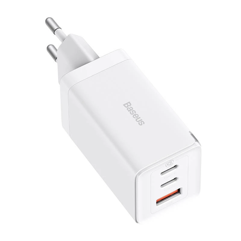 Wandladegerät Baseus GaN5 Pro 65W — USB + 2×USB-C (QC3.0, PD3.0) mit 1m USB-C-Kabel, weiß