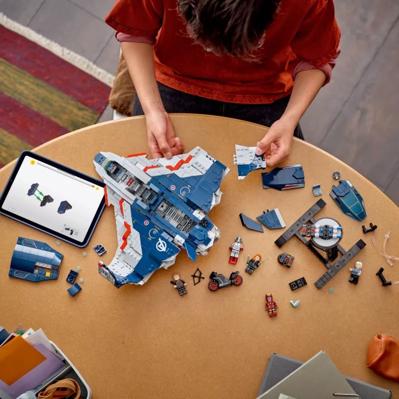 LEGO Quinjet Bauset 76325 — Marvel, 1131 Teile, 5 Minifiguren, für 12+, 280×450×300 mm