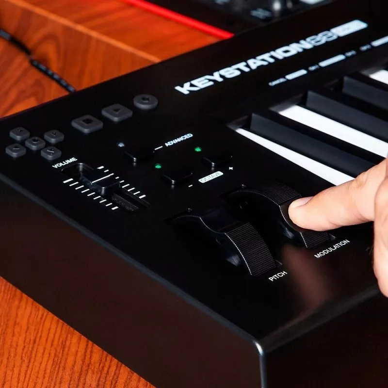 M-AUDIO Keystation 88 MK3 MIDI-Tastatur 88 Tasten USB Schwarz, Weiß