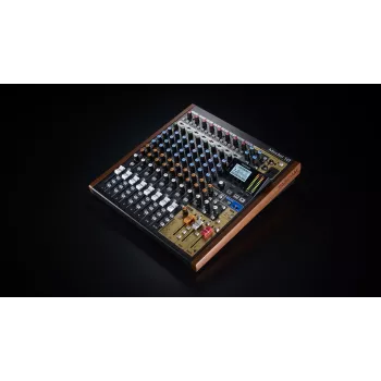 Mixer Tascam Model 12 — 12‑Kanal Analog‑/Digitalmischpult, 24‑Bit, 48 kHz, USB‑C, SD‑Karte, Bluetooth 5.0