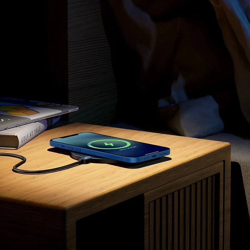 Baseus CCED000001 Ladegerät für Mobilgeräte Kopfhörer, Smartphone Schwarz USB Kabelloses Laden für den Innenbereich