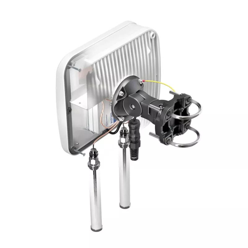 Richtantenne QuWireless QuMax A360M — Richtantenne für PoE/LAN, 0,694–2,7 GHz, 4–6 dBi Gewinn, vertikale Polarisation