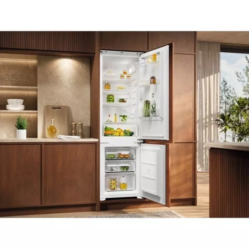 Einbau-Kühl-Gefrierkombination Electrolux ENS3SE18S – Edelstahl, Gefrierfach oben, wechselbarer Türanschlag, Energieeffizienzklasse E