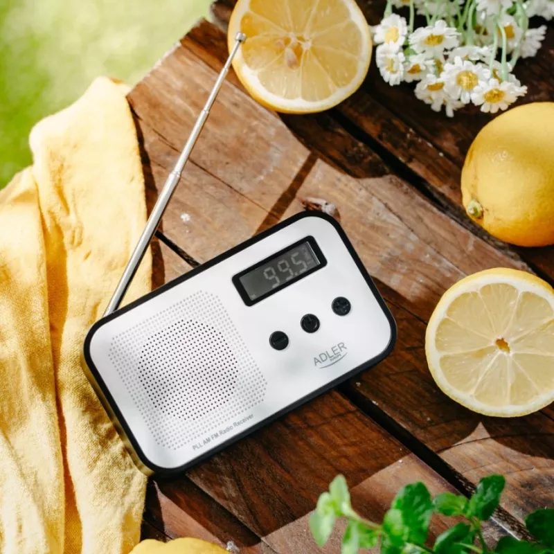 Tragbares Digitalradio Adler AD 1907 — UKW/MW, digitaler Tuner, Wecker, USB-C, 600 mAh Akku, LCD, 20 Senderspeicher, Teleskopantenne
