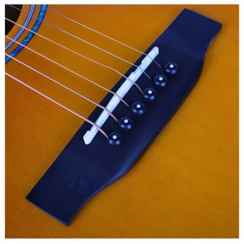 Elektroakustische Gitarre V-tone VEAG1 CE 4/4 Holz — Full-Size-Dreadnought, Cutaway, Fichtendecke, Mahagoni-Boden & -Zargen, eingebauter Vorverstärker