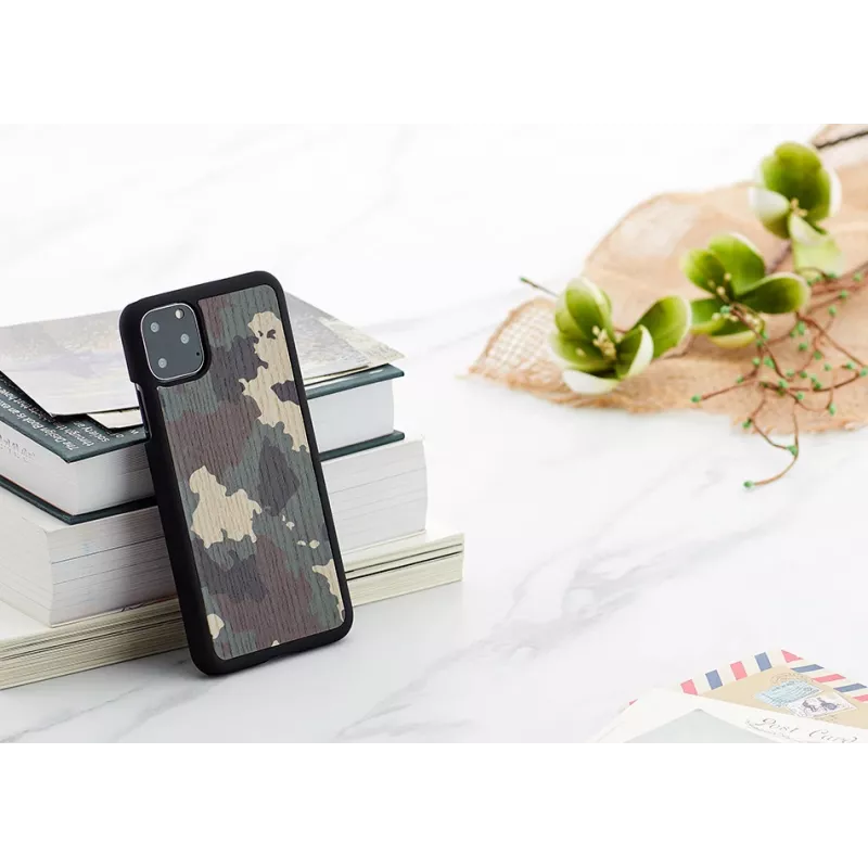 Smartphone-Hülle man and wood für iPhone 11 Pro Max — Tarnung Schwarz