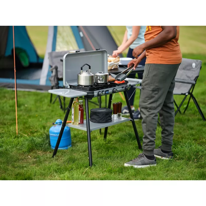 Camping Kitchen 2 Multi Cook Plus, Gaskocher Grau, 2 Kochzonen 2x 1,8 kW + Grillplatte 0,9 kW, Modell 2025