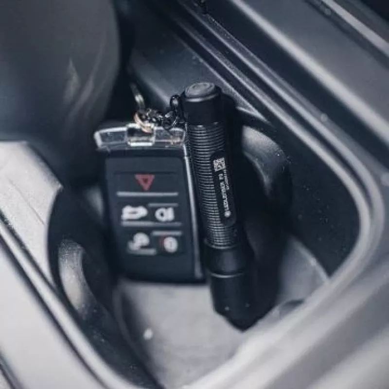Schlüsselanhänger-Taschenlampe Ledlenser P3 Schwarz — kompakte Aluminium-LED-Taschenlampe, AAA, bis zu 130 lm, IP54, 3 Leistungsstufen
