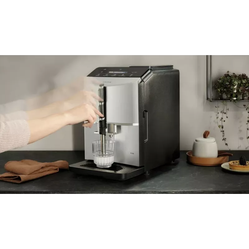 Siemens TF303E01 EQ300 Espressomaschine (silber; 1300W)