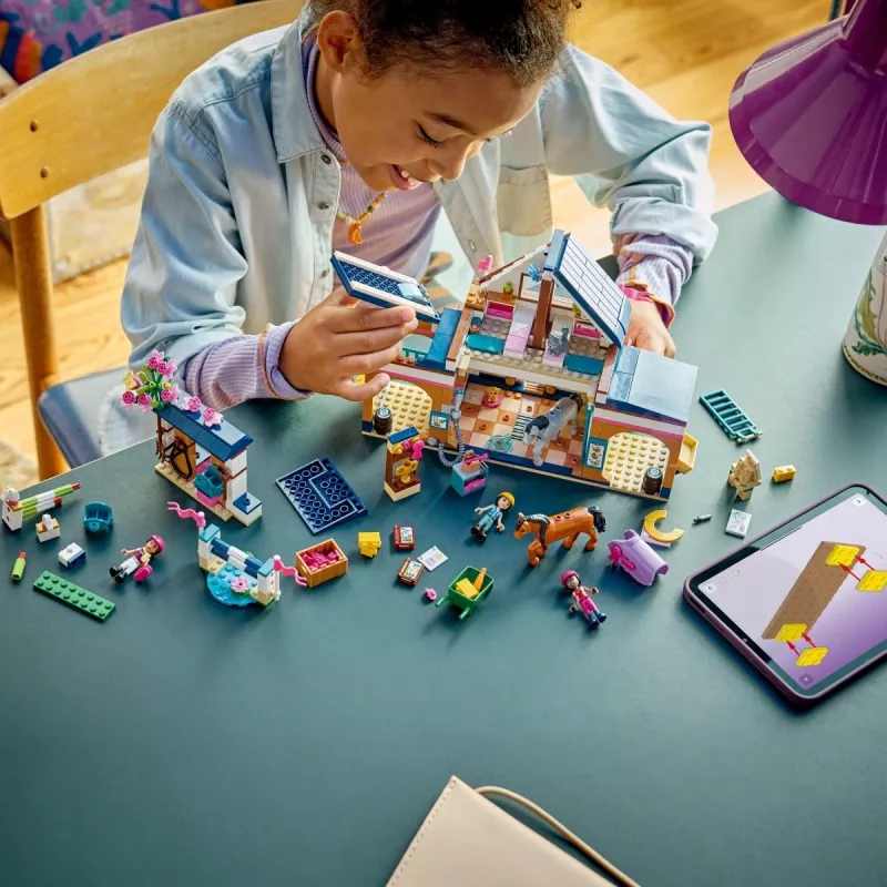 Blocks Friends 42688 Pferdestall und Reitakademie