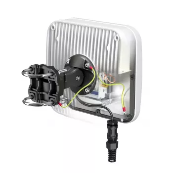 Richtantenne QuWireless QuMax — gerichtete PoE/LAN-Antenne 0,694–2,7 GHz, bis zu 6 dBi, weiß