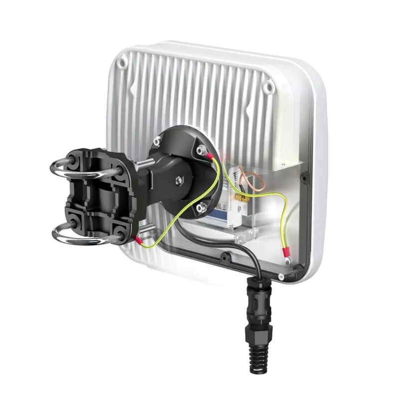 Richtantenne QuWireless QuMax — gerichtete PoE/LAN-Antenne 0,694–2,7 GHz, bis zu 6 dBi, weiß