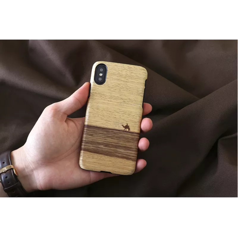 Schutzhülle MAN&WOOD für iPhone X/XS – Terra Schwarz, schützende Rückseite