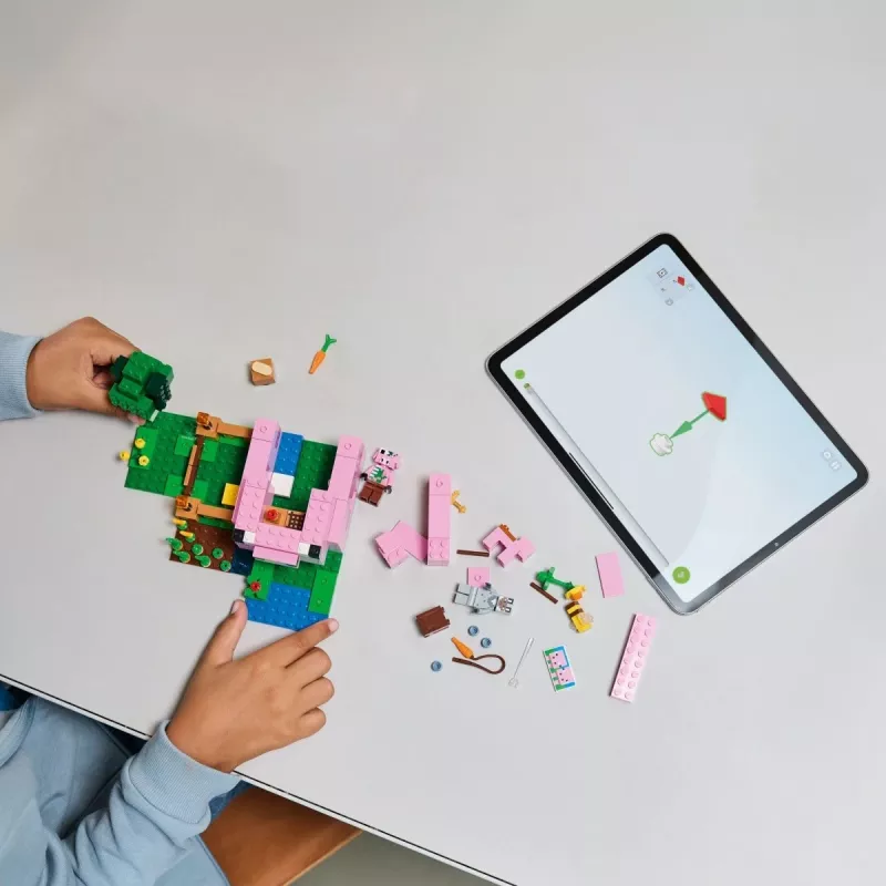LEGO MINECRAFT 21268 Das Baby-Schwein-Haus