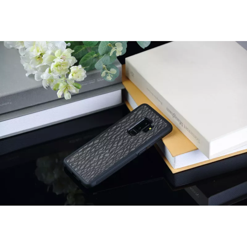 Smartphone-Hülle man and wood für Galaxy S9 Plus – carbon schwarz
