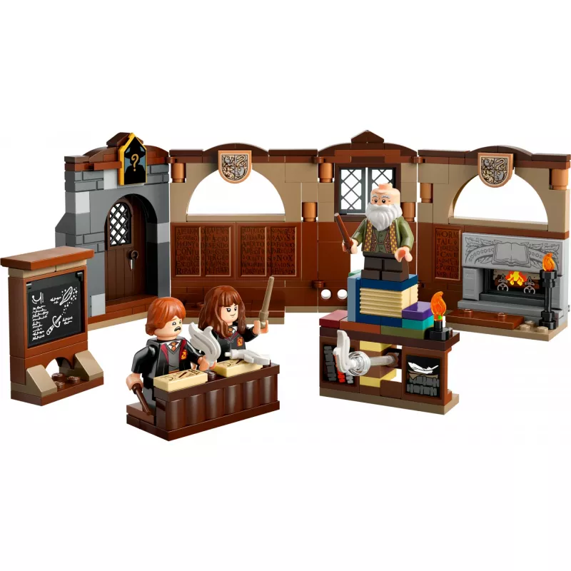Bauset LEGO Harry Potter Hogwarts Castle Charms Class 76442 – 204 Teile, 3 Minifiguren, für Kinder ab 8 Jahren