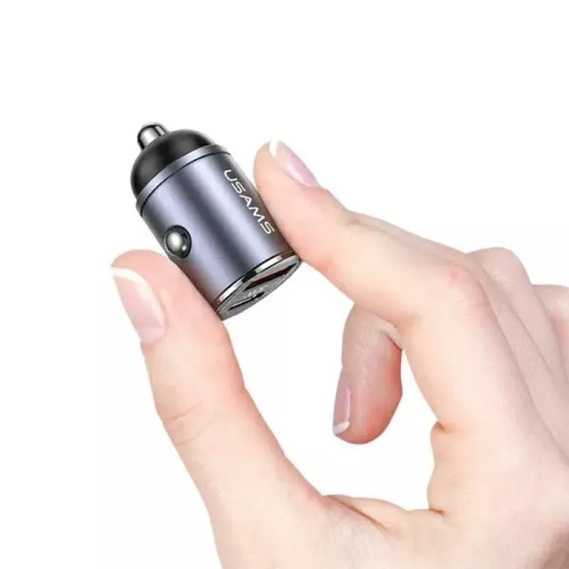 Auto-Ladegerät usams C38 30W — 1x USB-A + 1x USB-C Schnellladung