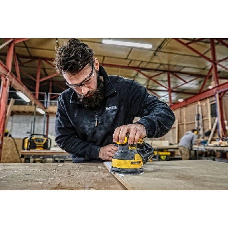 Exzenterschleifer DeWalt DWE6423-QS, 280 W, 8.000–12.000 OPM, 2,6 mm Schleifhub, 1,28 kg